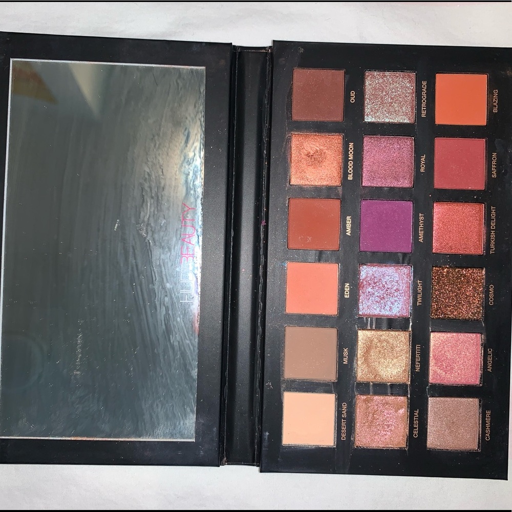 Hudabeauty Desert Dusk pallets eyeshadow